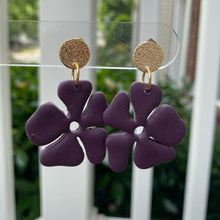 Load image into Gallery viewer, Eggplant purple hibiscus flower polymer clay dangle earrings