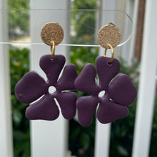 Load image into Gallery viewer, Eggplant purple hibiscus flower polymer clay dangle earrings