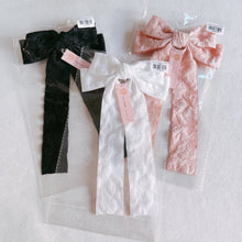 Load image into Gallery viewer, Vintage Rosette Hair Clip