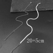 Load image into Gallery viewer, Women’s Gold Anklet Featuring Geometric Design
